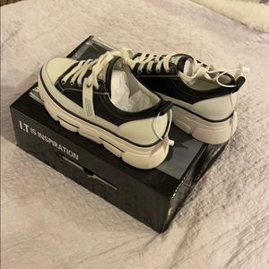 Leather athletic shoes